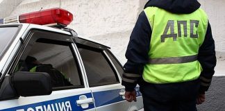 Петербургские гаишники довели до слёз даму, сломали ей стекло в автомобиле и открыто уголовное производство