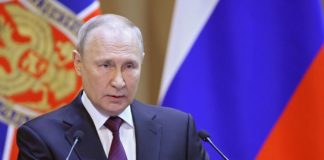 Владимир Путин попросил прокуроров активнее защищать права подростков