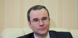 Бывший тверской глава региона Зеленин, дочь полномочного представителя кабинета министров Барщевского, президент Русэнергосбыта Андронов, бывший-председатель «Наших» Дрокова