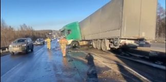 На трассе в Братском районе опрокинулся прицеп лесовоза