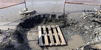 Новосибирец отсудил у мэрии 240 тысяч за яму на дороге
