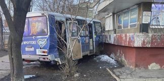 В Иркутске маршрутка столкнулась с пожарным «Уралом»