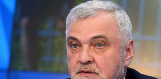 Руководитель Республики Коми отчитал сотрудника ДПС за просьбу убрать машинки участвующих заседания, стоящие в неположенном месте, и потребовал «знатный эскорт»