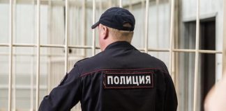 Глава СКР заинтересовался нападением полицейского на школьницу в Новосибирске