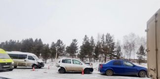 Маршрутчик без лицензии, но с пассажирами устроил ДТП на Качугском тракте