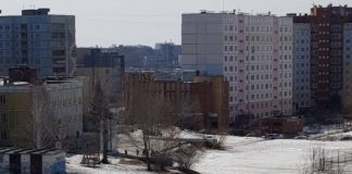 В Новосибирске ребенок провалился в яму с водой