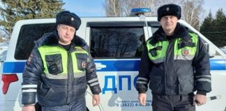 Жительница Омской области благодарит томских полицейских за помощь на дороге