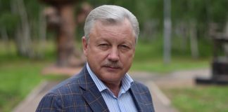 Как Сергей Серебренников братчан из старого в непригодное жилье переселяет