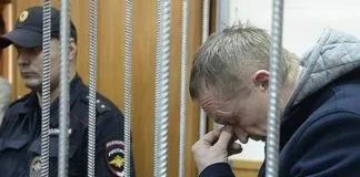 Голубые мундиры озолотились взятками.
