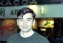 «Начал тыкать меня лицом в пылающую конфорку, поджег мне волосы».