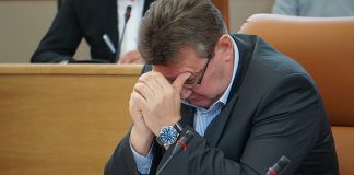 Егоров пошёл. Коропачинскому приготовиться?