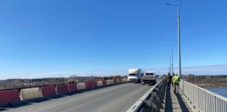 На Коммунальном мосту в Томске на сутки ограничат движение большегрузов