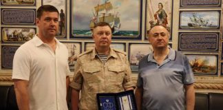 Сенаторы Андрей Чернышев и Николай Кондратюк поздравили российских военных в Сирии с наступающим Днем Победы