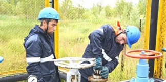 «Самотлорнефтегаз» спустит в трубы ХМАО 800 миллионов. За трудности с инфраструктурой с активов «Роснефти» требуют в два раза больше