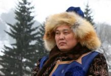 Шамана достали из-под земли.