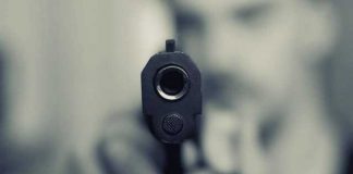 В Турции мужчина привселюдно расстрелял экс-супругу и тестя