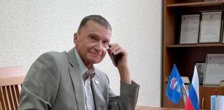 Петровы в трипе.