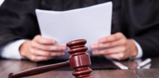 Жительница Новосибирска получила полмиллиона за несуществующего ребенка