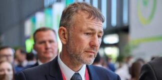 Андрею Мельниченко предъявили теневую сделку с Абызовым.