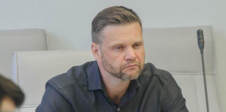 Депутата ЗС Красноярского края Романа Гольдмана оштрафовали за небрежное хранение оружия