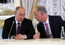 «Любит устраивать шоу со звонками от больших лиц».