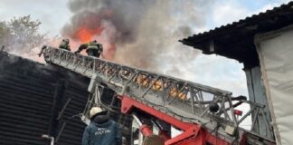 В Томске горел трёхэтажный жилой дом 1917 года постройки