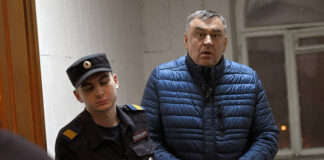 Землю под Санкт-Петербургом растратили на троих