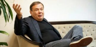 Михаил Фридман сбежал от английской электропоезда.