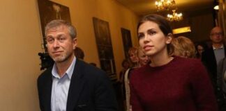 Картины, фото, антиквариат, кинетические статуи.