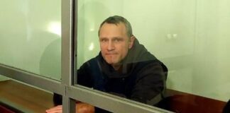 Олегу Кручинину доставляли «конверты» на дом.