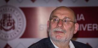 Бориса Акунина обвинили в хищению «Азазеля».