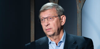 Компания Владимира Евтушенкова желает, чтоб клиенты и далее платили за связь два раза