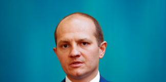 Должника Лавленцева вышлют «по шагу»?