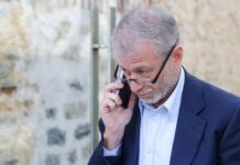 Роман Абрамович переключил «Видео интернешнл» на друзей Владимира Путина.