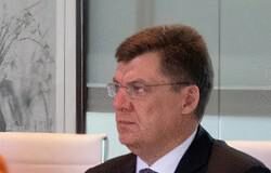 Евгений Маковский не привился от алчности.