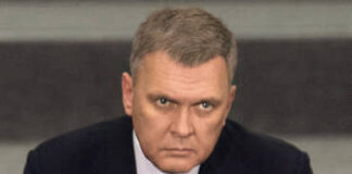 Бывший заместитель руководителя Министерства строительства пропустил соучастников вперед