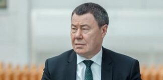 Марат Кабаев осваивает новые территории.