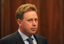 Бывший губернатор города Севастополь избрал туманный сберегал