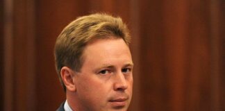 Бывший губернатор города Севастополь избрал туманный сберегал