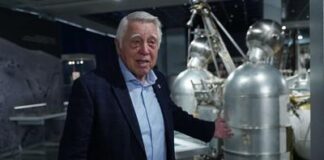 Александр Моишеев через телескоп вывел 92 млн руб.