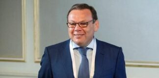 Домработница vs Михаил Фридман.