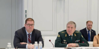 «Выбежала женщина, а потом два ругающихся генерала ФТС»