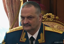 «Два раза стукнул по лицу прямо в собственном служебном кабинете»