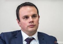 Игорю Забирану выбрали особо большой размер.