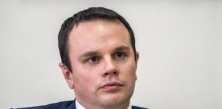 Игорю Забирану выбрали особо большой размер.