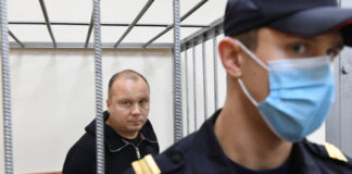 Вред покроют строй лесами