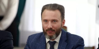 «Ты — бесполезный глава министерства!», либо Как Пономаренко подставляет Верещагина