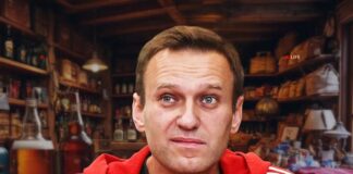 Имя оппозиционера на сувениры: как трусы исчезли, а носки остались