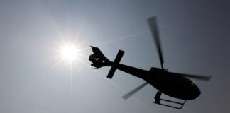 Вертолет разбился возле Эвереста, сообщает The Kathmandu Post о трагическом инциденте.