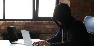 Мошенники в России внедрили новую схему действий, используя приемы двойного агента
